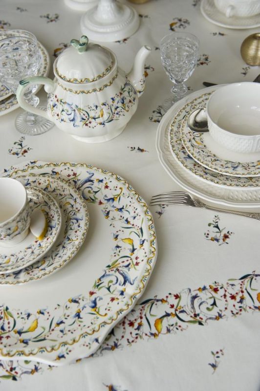 Скатерть TOSCANA 120 X 120 cm